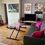 Jo Paris - Devant Ce 2 Pieces, Calme Et Lumineux