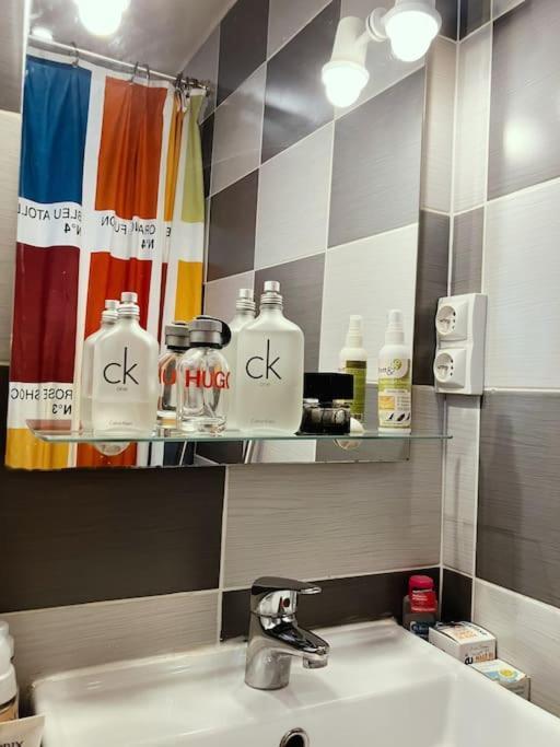 Appartement Jo - Devant Ce 2 Pieces, Calme Et Lumineux Parijs